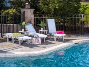outdoor lounge chairs