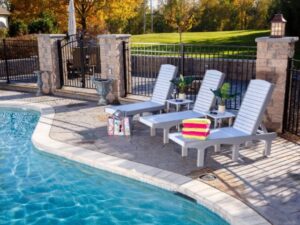 outdoor lounge chairs